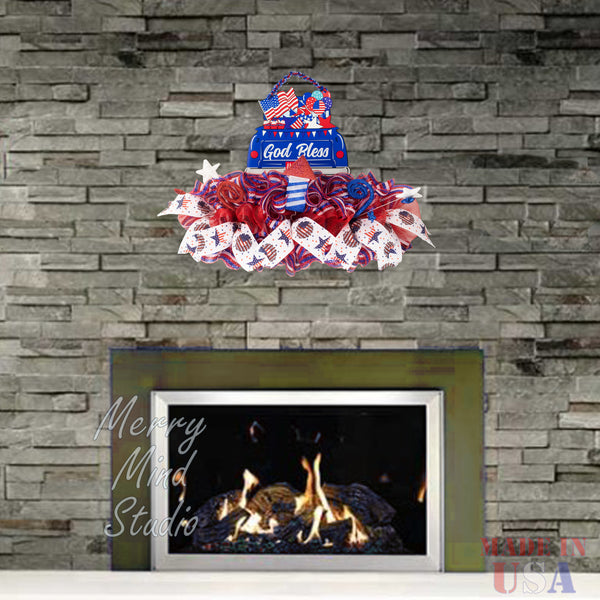 4th of July wreath, patriotic, USA, rail, God bless America, W04221D