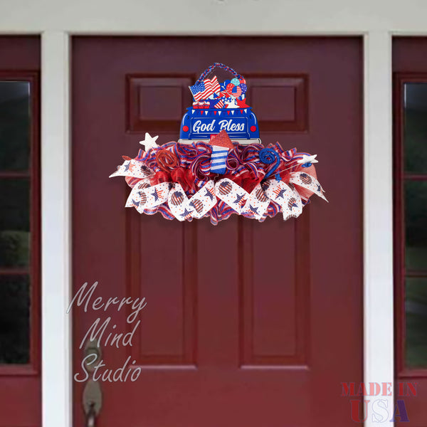 4th of July wreath, patriotic, USA, rail, God bless America, W04221D