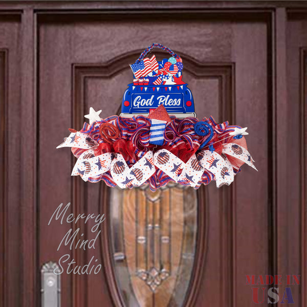 4th of July wreath, patriotic, USA, rail, God bless America, W04221D
