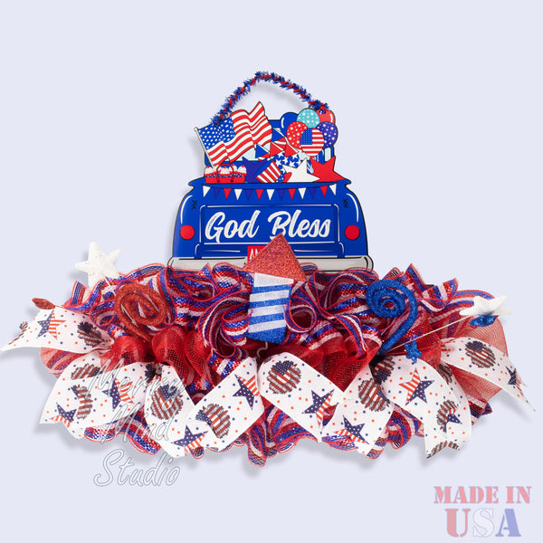 4th of July wreath, patriotic, USA, rail, God bless America, W04221D