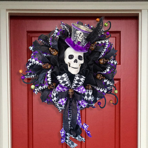 Halloween Wreath, talking skull wreath, lighted skull wreath, skull wreath, top hat, front door wreath, Autumn, fall W40924AA